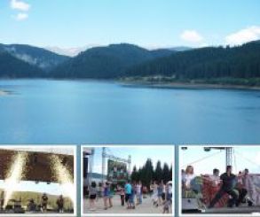 Profitand de vremea frumoasa, iubitori de munte si distractie in aer liber s-au strans in week-end-ul trecut, 4 august, la barajul Bolboci